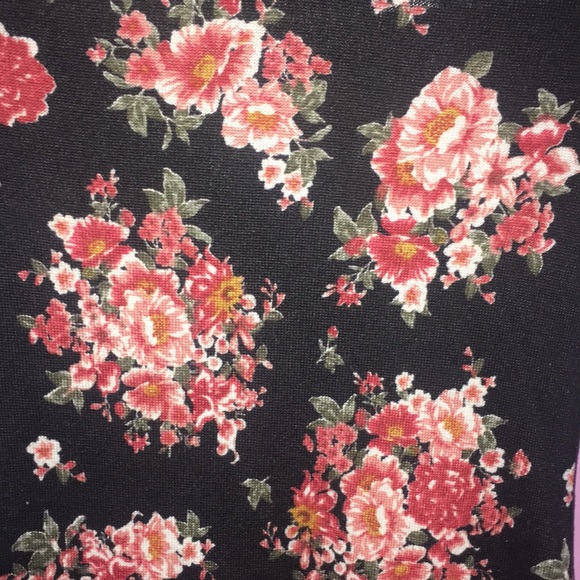 Extremely ME,  women’s hoodie.  Size 7/8.  Floral. Black. - Picture 2 of 9